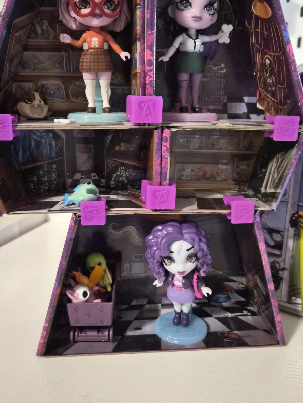 Wild Vibes Mini Doll Playset - Zombaes Forever - Picture 3 of 6